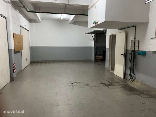 Lisboa Sul Almada Duplex T3 +1, com garagem-36