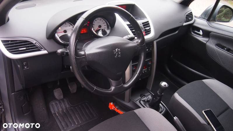 Peugeot 207 1.4 Trendy - 19