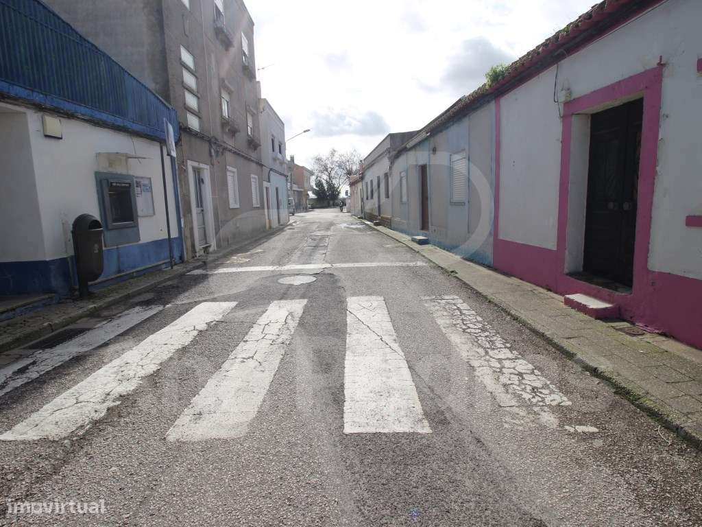 Moradia T2 Totalmente Reconstruída em Sarilhos Pequenos - Moita-15