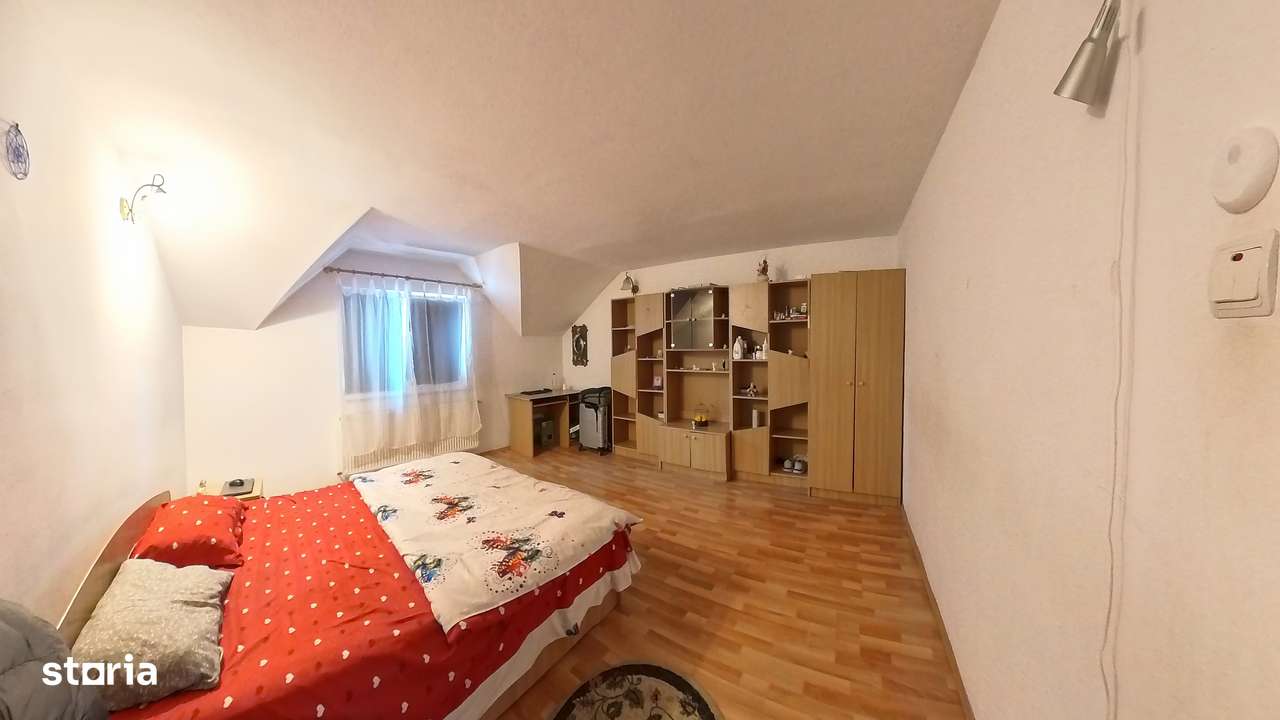 Casă spațioasă cu 6 camere si 2 garaje de 194 mp, în Tractorul, Brașov-5