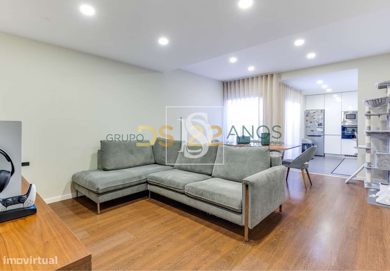 Moradia de construção moderna, situada na 3. ª linha de praia na Póvoa-5