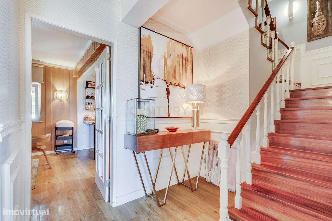 MORADIA T4 COM JARDIM E GARAGEM-21