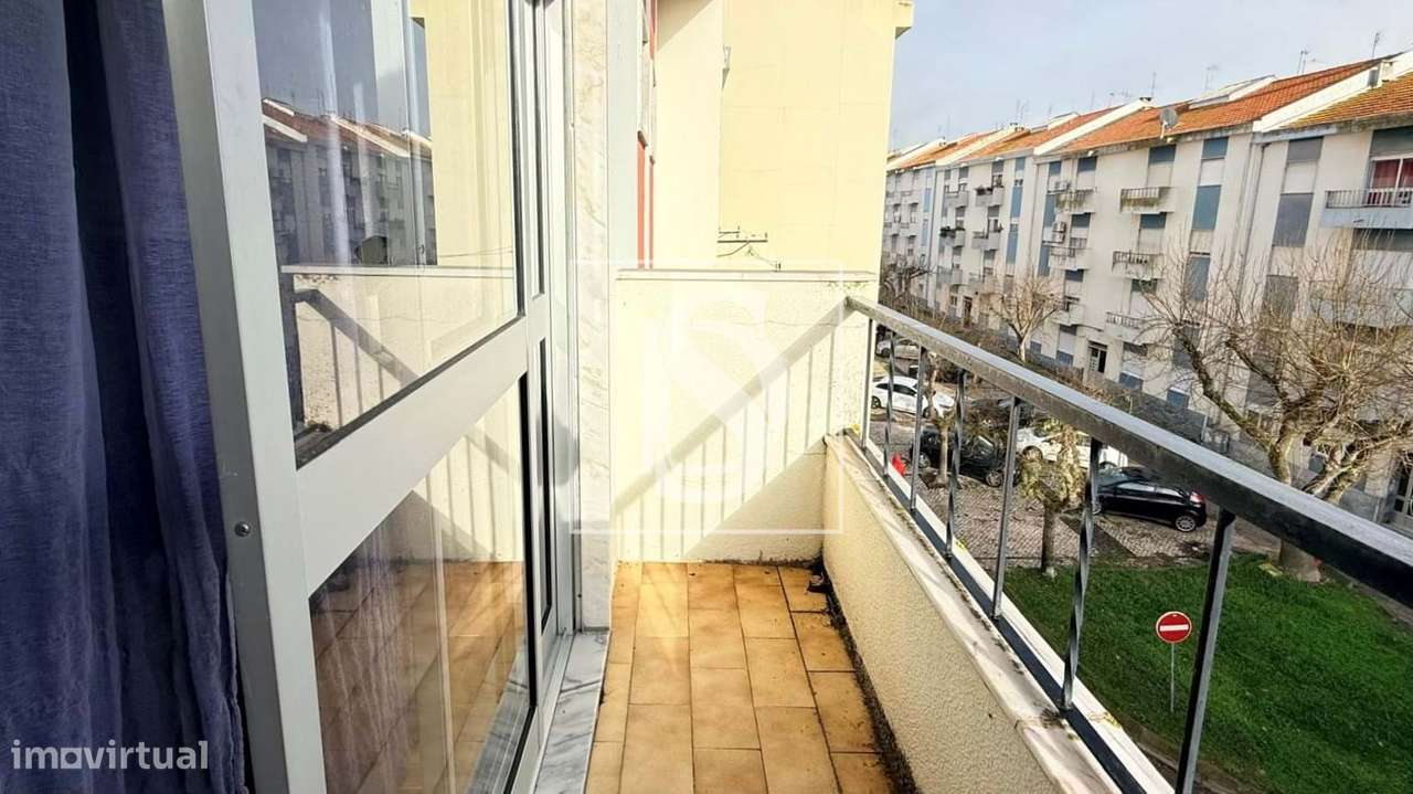 Apartamento T2 com Varanda e Arrecadação na Moita-18