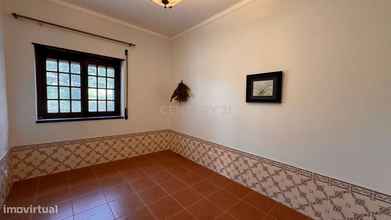 Moradia T5 com Terreno Generoso  - Mafra-21