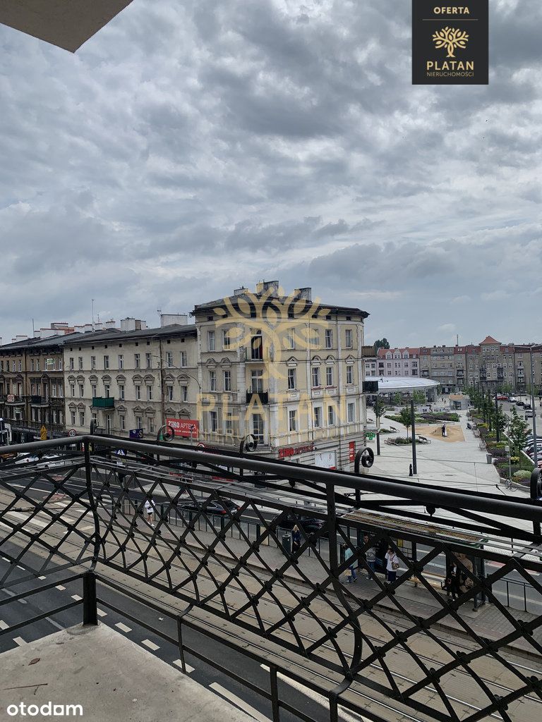 Balkon z widokiem na Rynek Łazarski