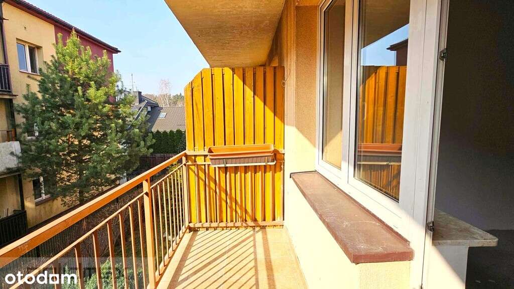 Przestronna kawalerka z oddzielną kuchnią!-7