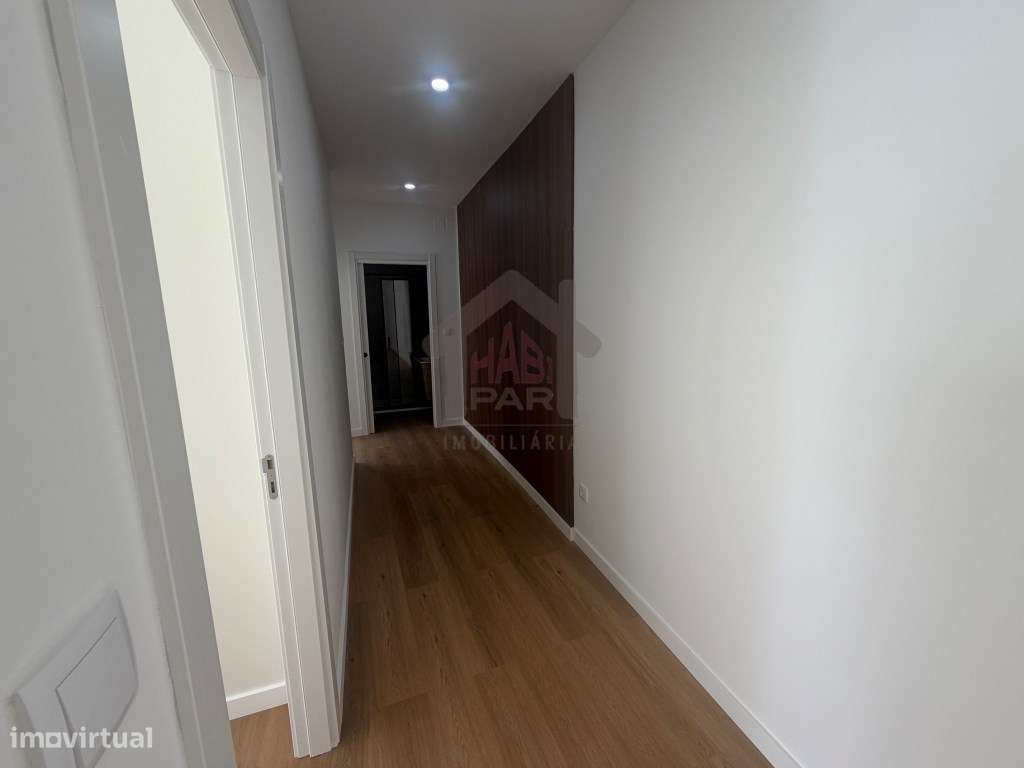 Excelente Moradia T3+1 Centro de Benavente Baixa de Preço-5