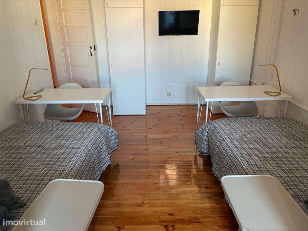 Quarto - localizado em Alameda Lisbon - Grande imagem: 3/7