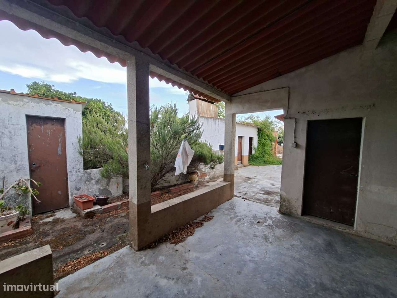 Moradia em Foros de Salvaterra para recuperar. - Grande imagem: 2/32