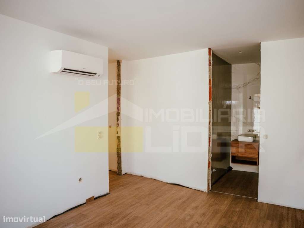 Luxuoso apartamento T3, no Centro de Lourinhã, Atalaia.-12