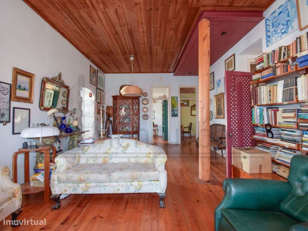 MORADIA INDEPENDENTE NO ESTORIL COM VISTA MAR-28