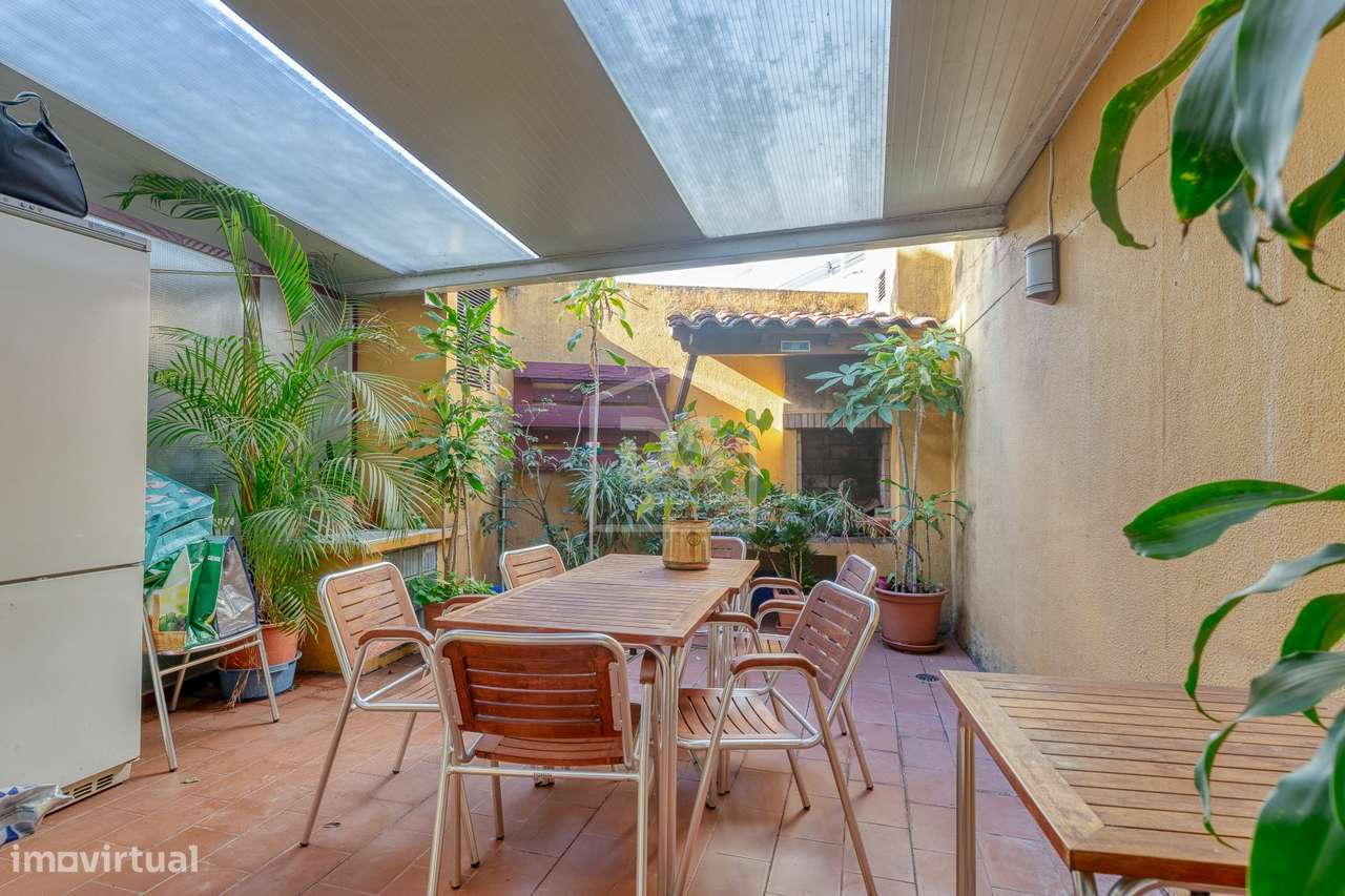 OPORTUNIDADE ÚNICA – DOIS PRÉDIOS COMERCIAIS E HABITACIONAIS  EM CELAS - Grande imagem: 5/50