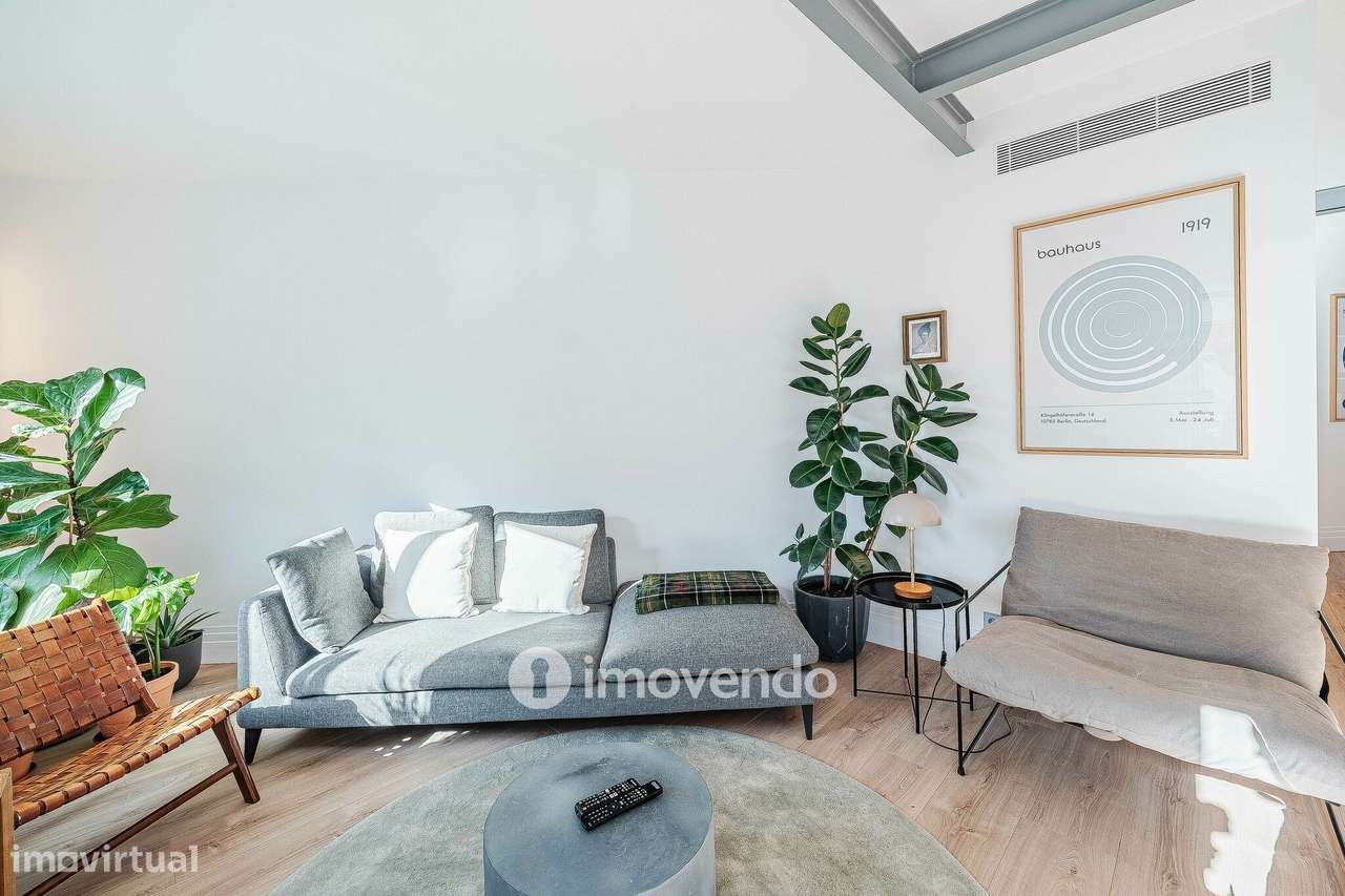 Apartamento T2 com cozinha equipada e mobilado, nas Amoreiras-10