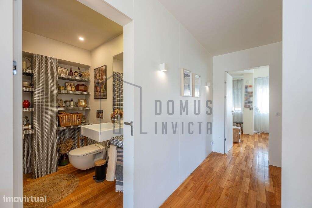 T2 remodelado com duas varandas e lugar de garagem | Zona da Boavista-28