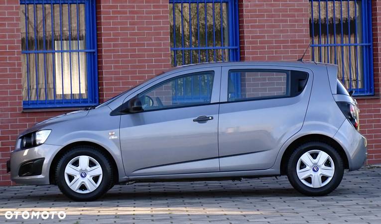 Chevrolet Aveo 1.2 LS - 4