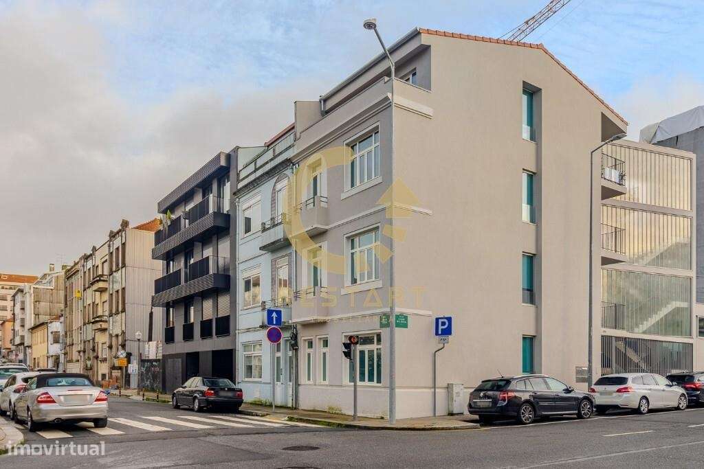 T2  Renovado para venda no Centro do Porto - Grande imagem: 3/25