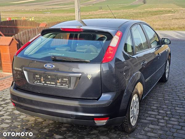 Ford Focus 1.6 16V Ambiente - 4