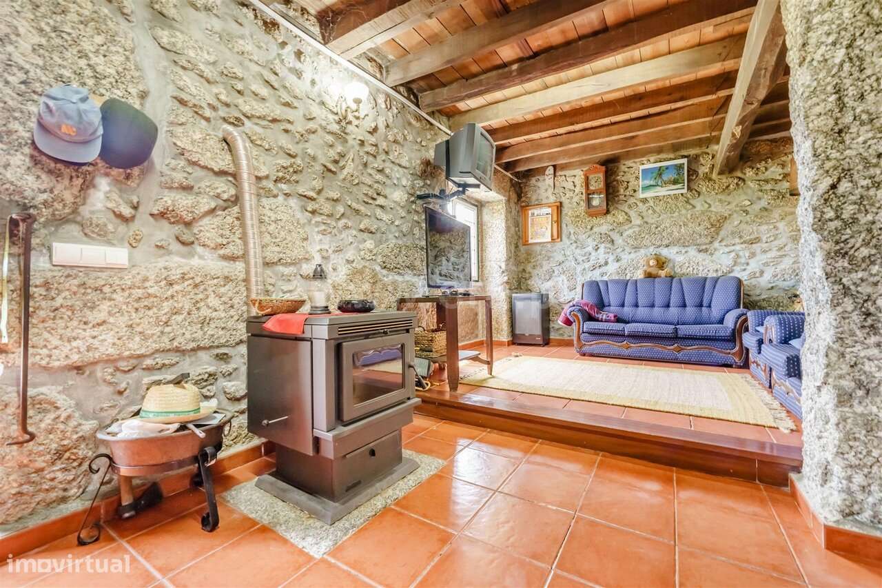 Quinta T4 / Seia, Folhadosa-15