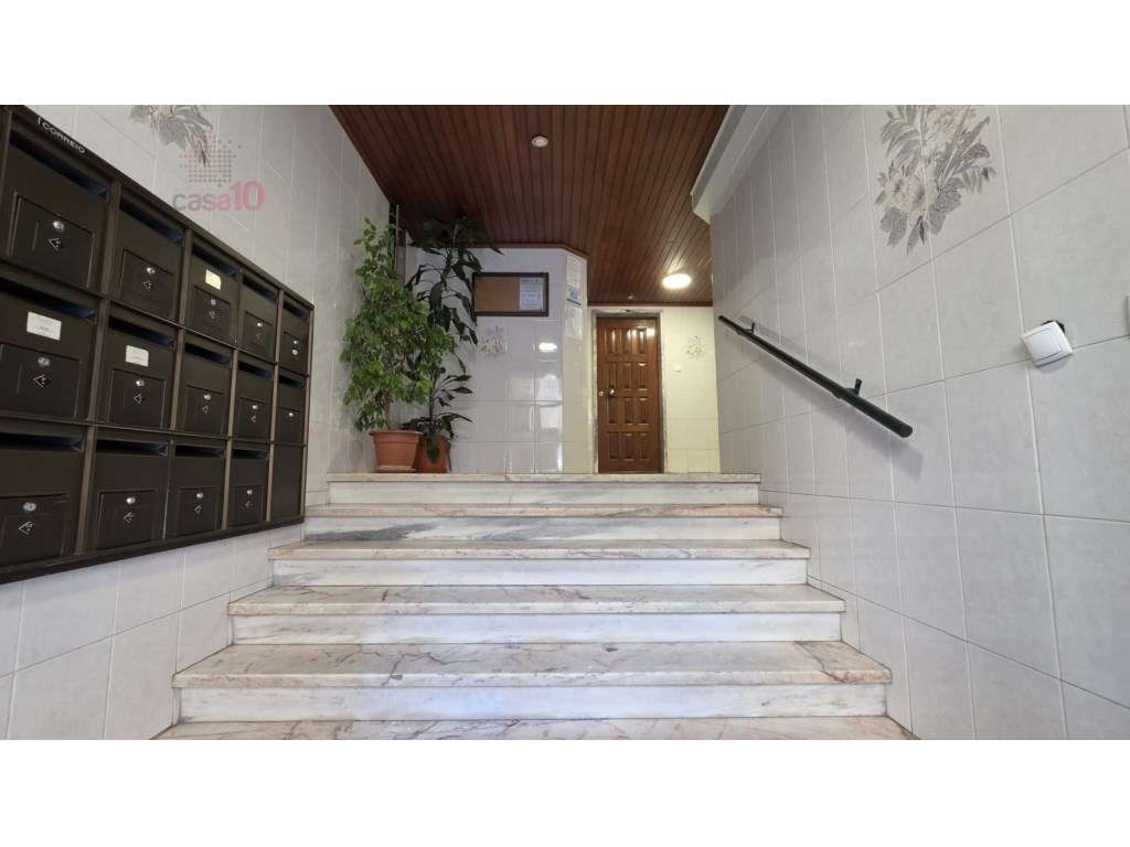 Apartamento T3 renovado para venda em São Marcos-17