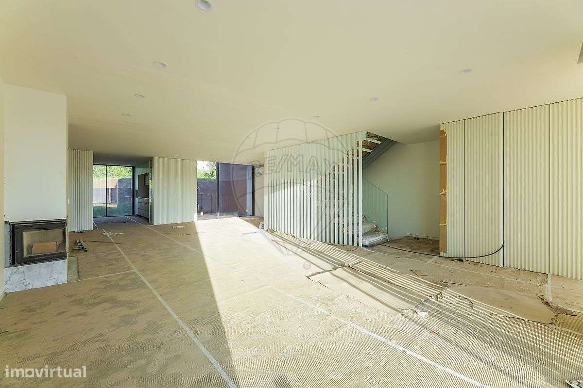 Moradia T4 para venda-8