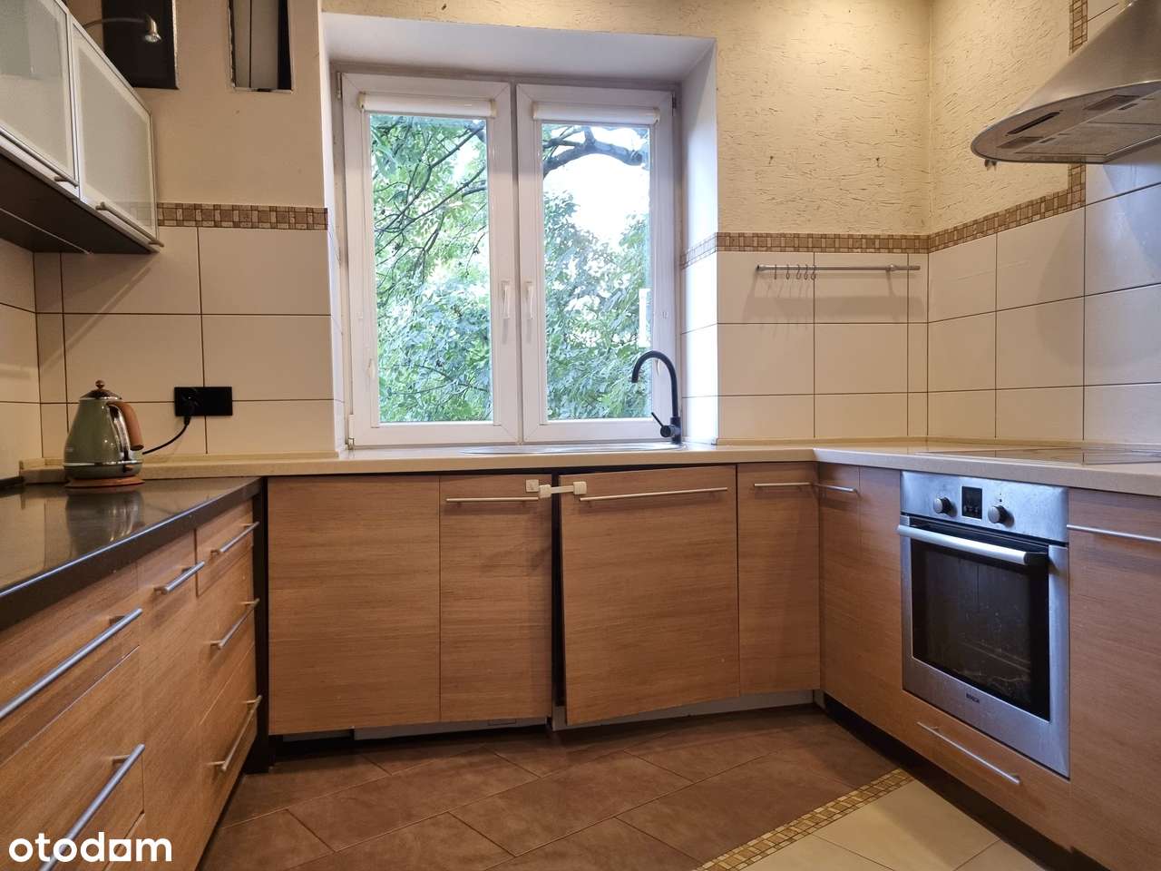 ciche mieszkanie, cegła, grube mury blisko centrum-7