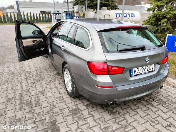 BMW Seria 5 535i Touring - 24