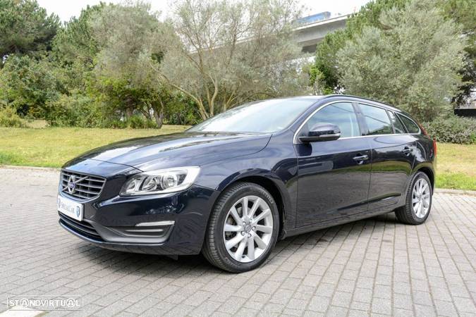 Volvo V60 2.0 D2 Momentum - 1