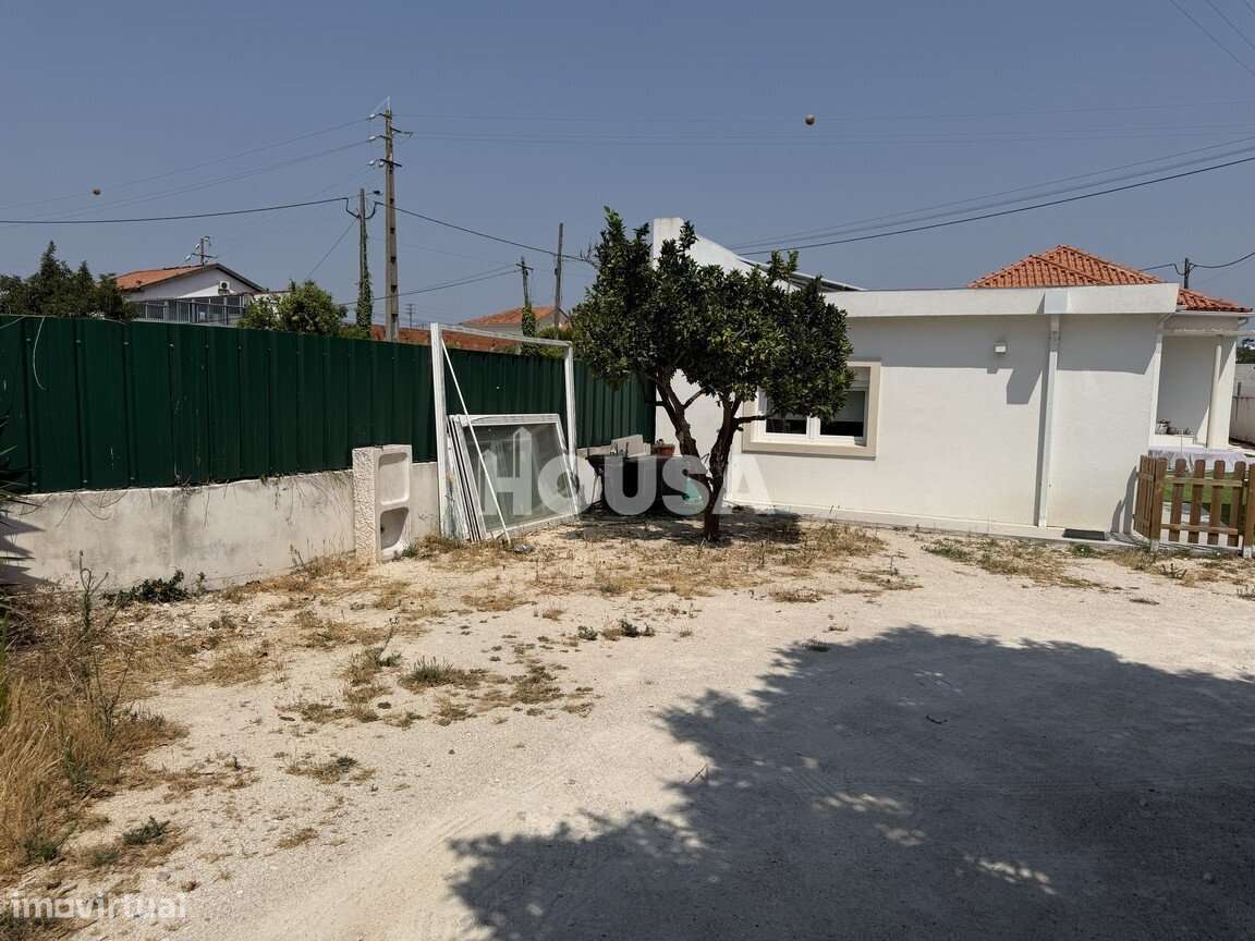 Moradia T3 térrea totalmente renovada na Gândara dos Olivais-6