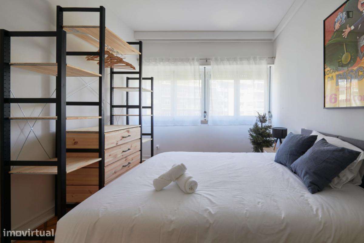 Quarto - localizado em São Sebastião Lisbon - Grande imagem: 4/9