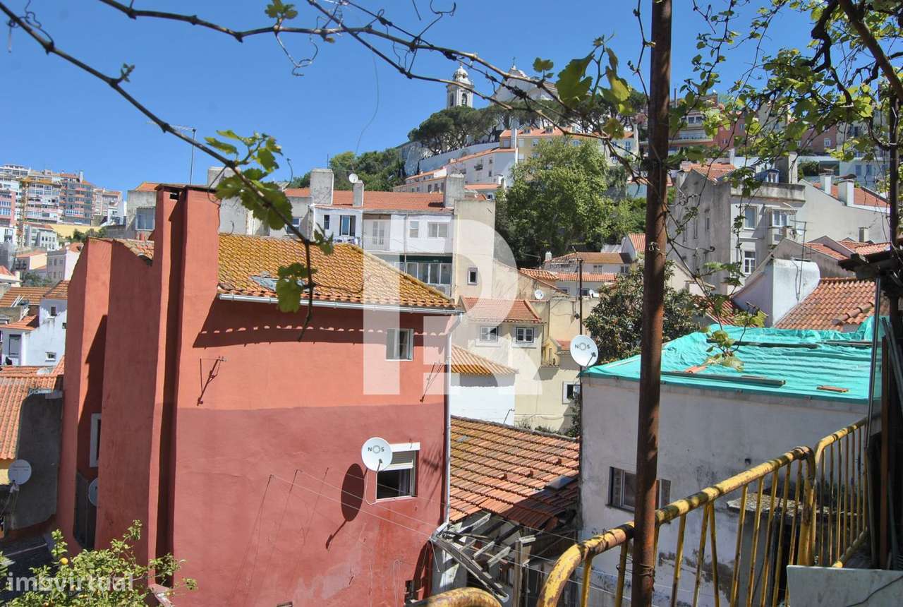 Terreno com Ruina  para construção junto ao Castelo de S. Jorge, Lis - Grande imagem: 3/22
