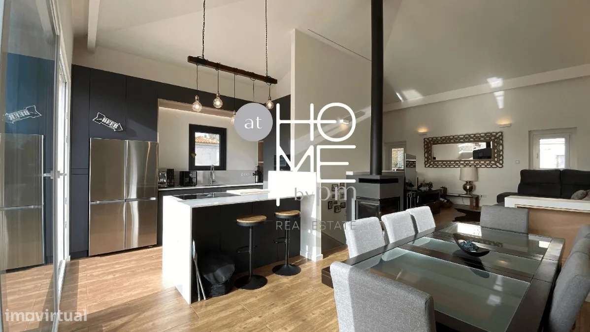 Caramão da Ajuda | Moradia T3 geminada única | Com garagem e terraço-5