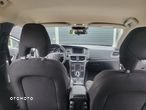 Volvo V40 CC D2 Drive-E Momentum - 14