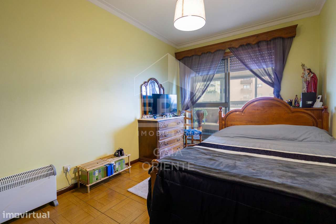 Apartamento T2 com Terraços e Vista Douro-28