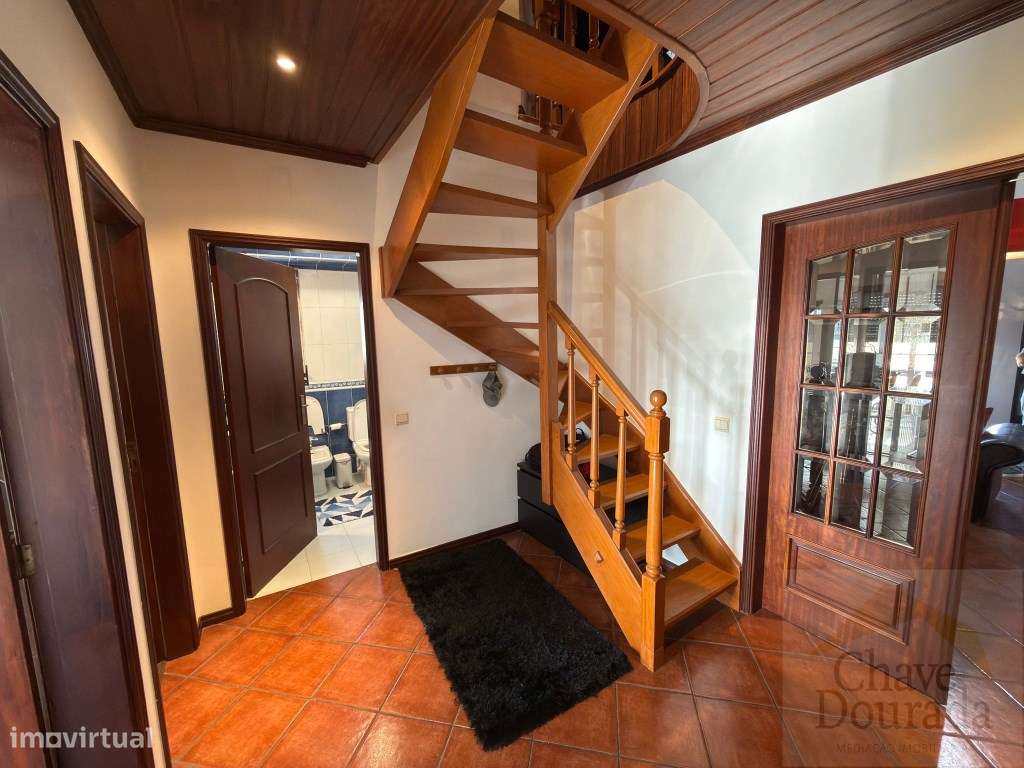 Apartamento T1+2 com garagem, em Santa Clara-14