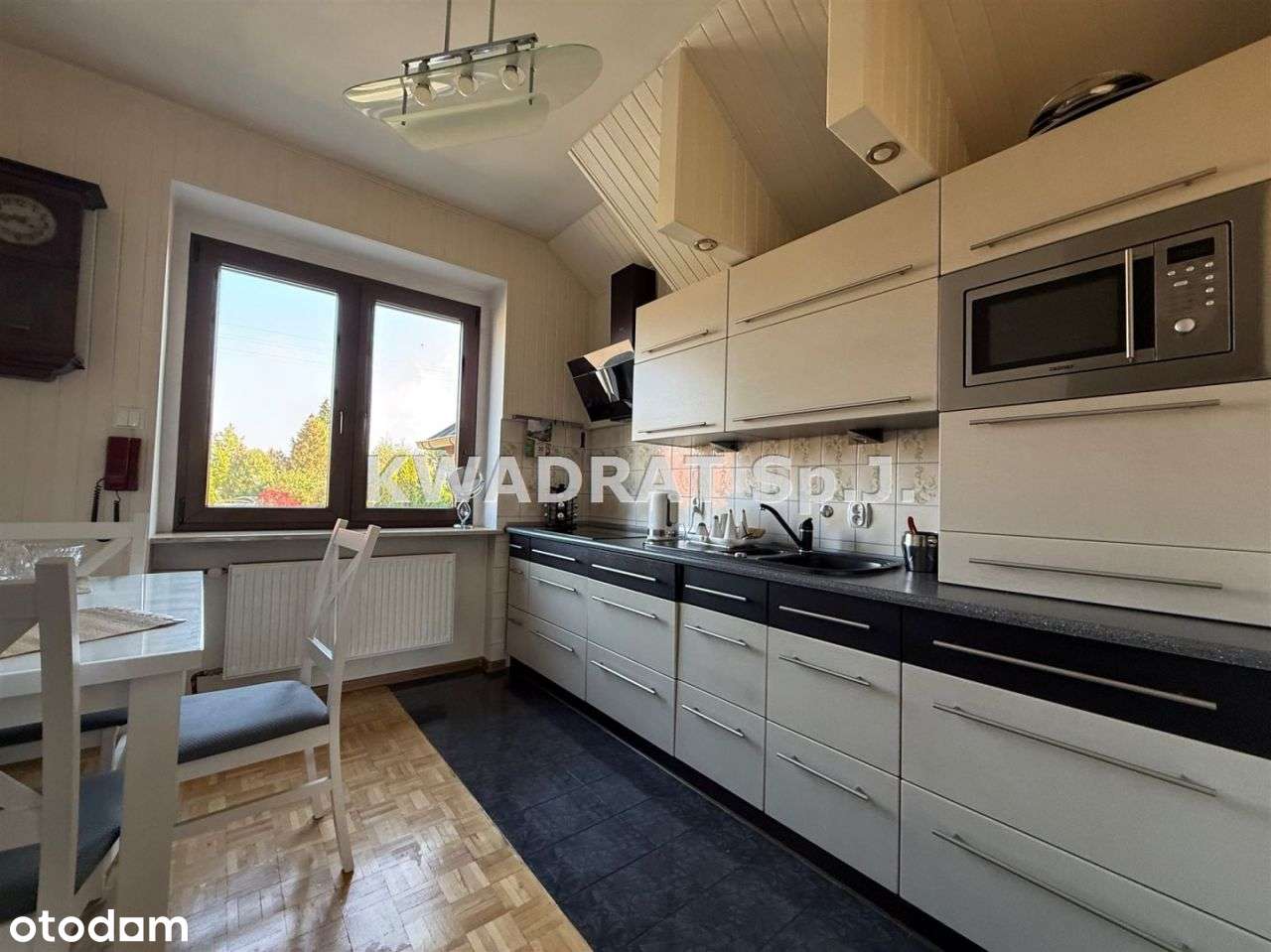 Przestronny dom w spokojnej części Ostrzeszowa-5