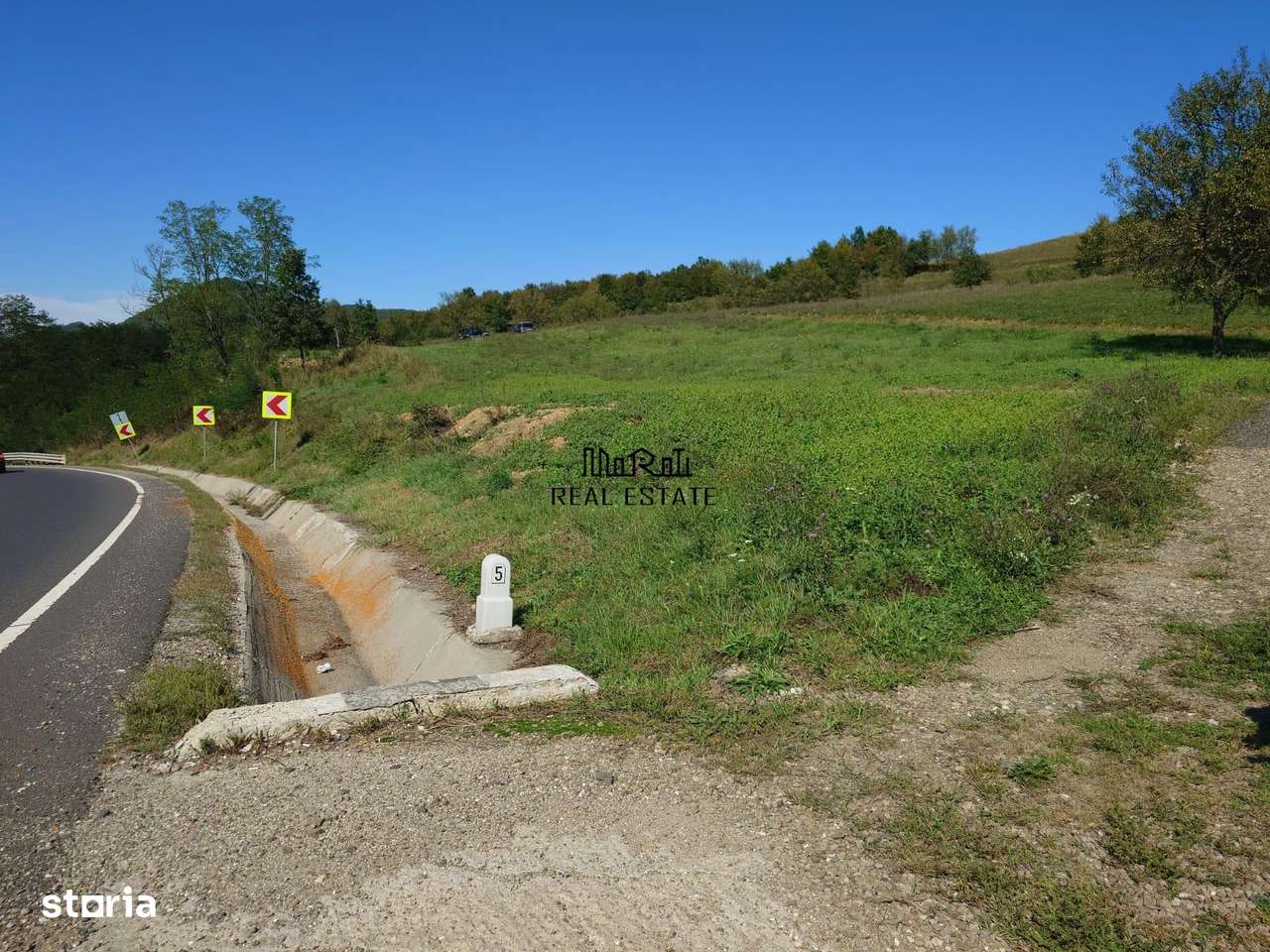 Teren intravilan 8757 mp cu potential turistic si acces direct la E79-0