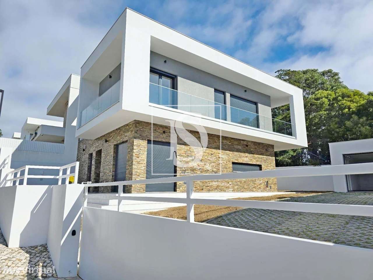 Sobreda da Caparica - Moradia NOVA T4 de estilo contemporâneo - Grande imagem: 4/46