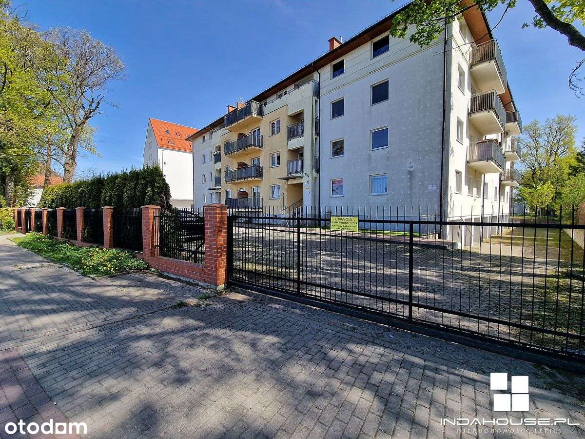 Mieszkanie na parterze z garażem i windą ...-12