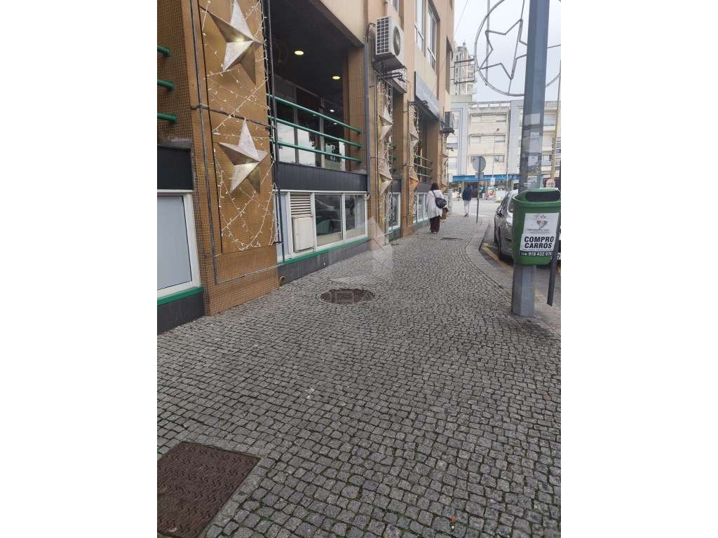 Espaço Comercial, arrendado, no Centro de Gondomar. Oportunidade de... - Grande imagem: 4/15