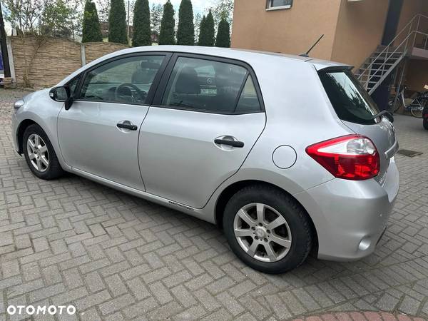 Toyota Auris 1.4 D-4D - 2