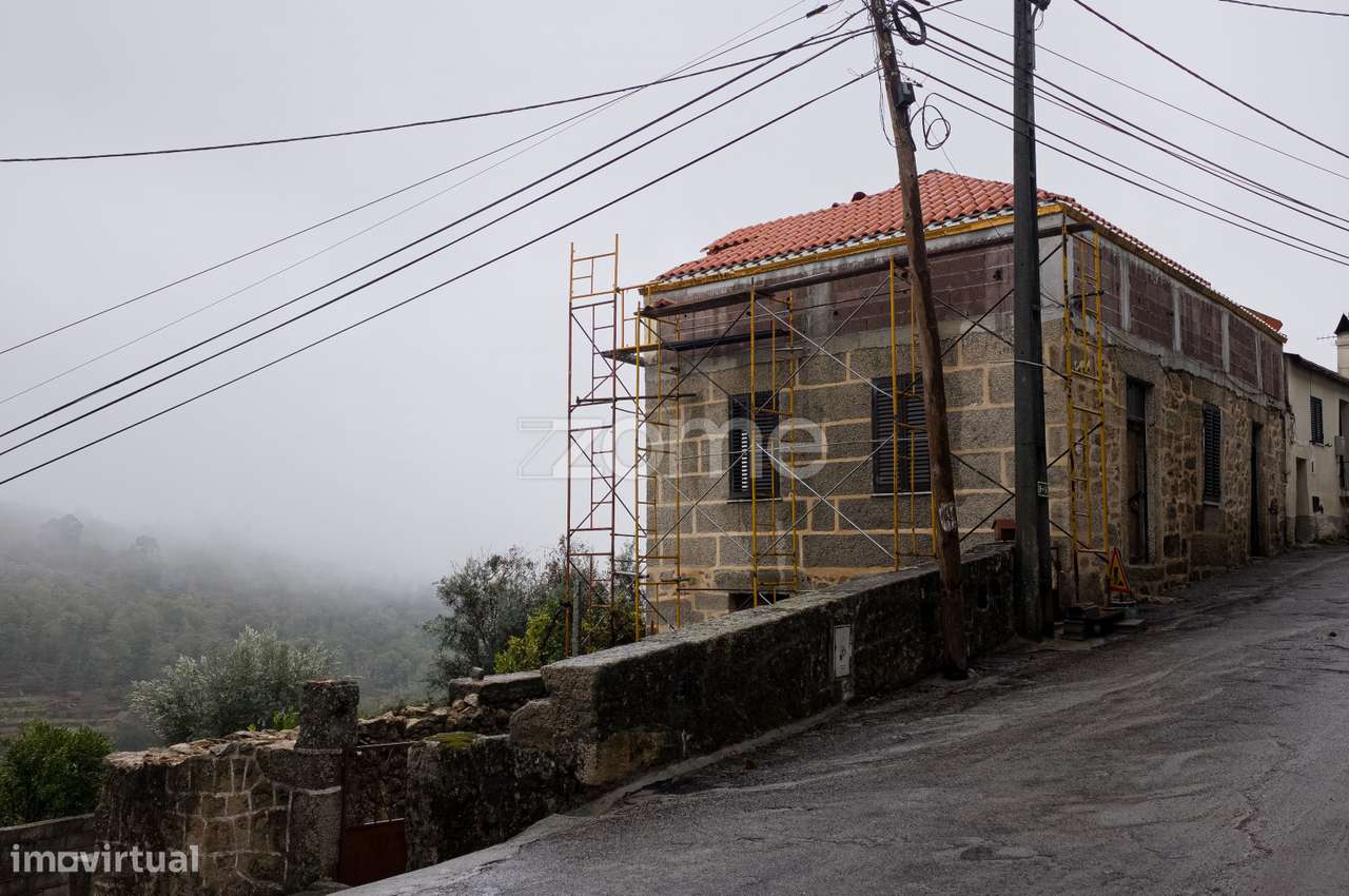Moradia T5 em fase final de construção em Fornos de Algodres-13