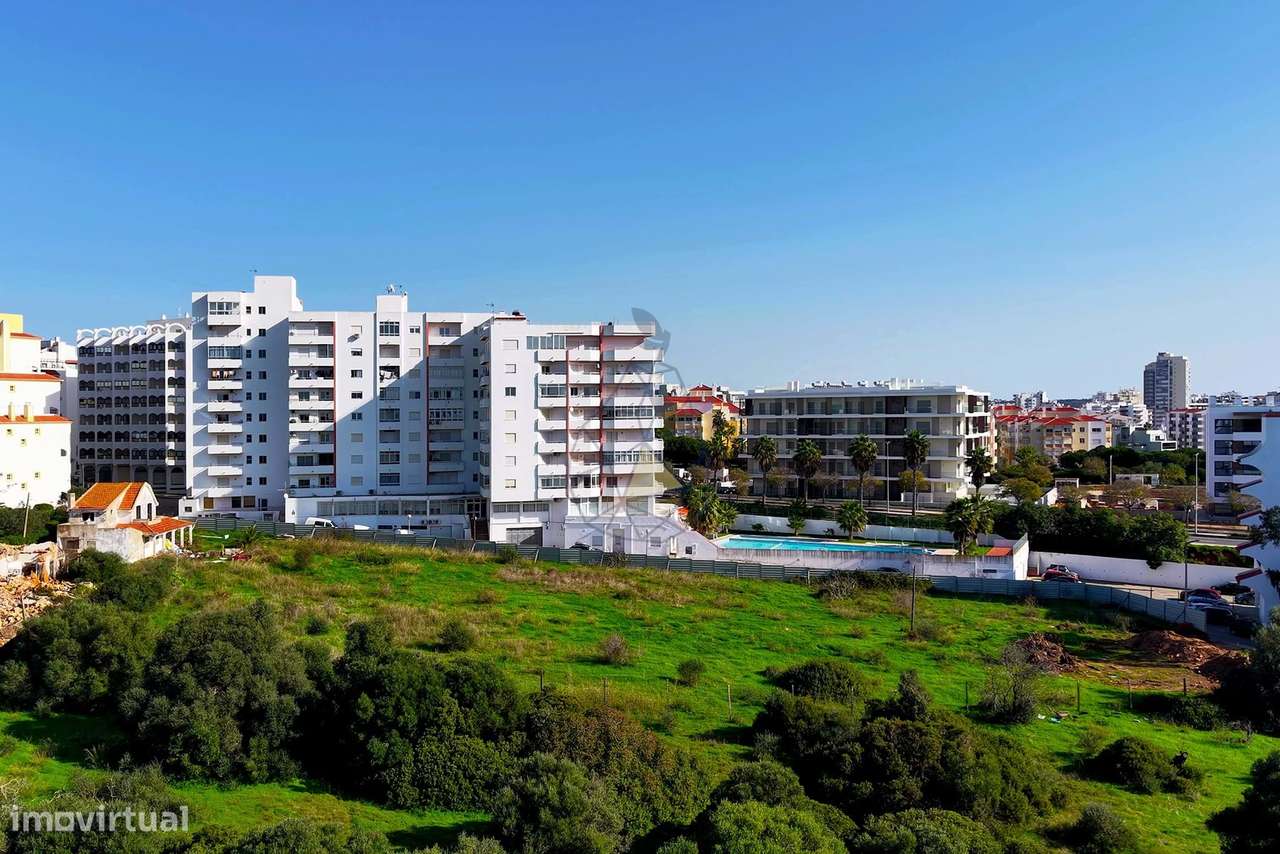 Apartamento de 2 Quartos com Vista Mar e Piscina  a 300m da Praia da R-33