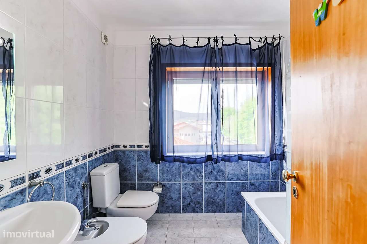 T3 no Centro de Barcelos, com Suíte e 3 frentes-15