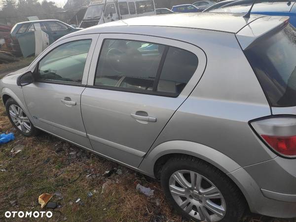 Opel Astra III H 1.6 16V NA CZĘŚCI ! Hatchback srebrny - 1