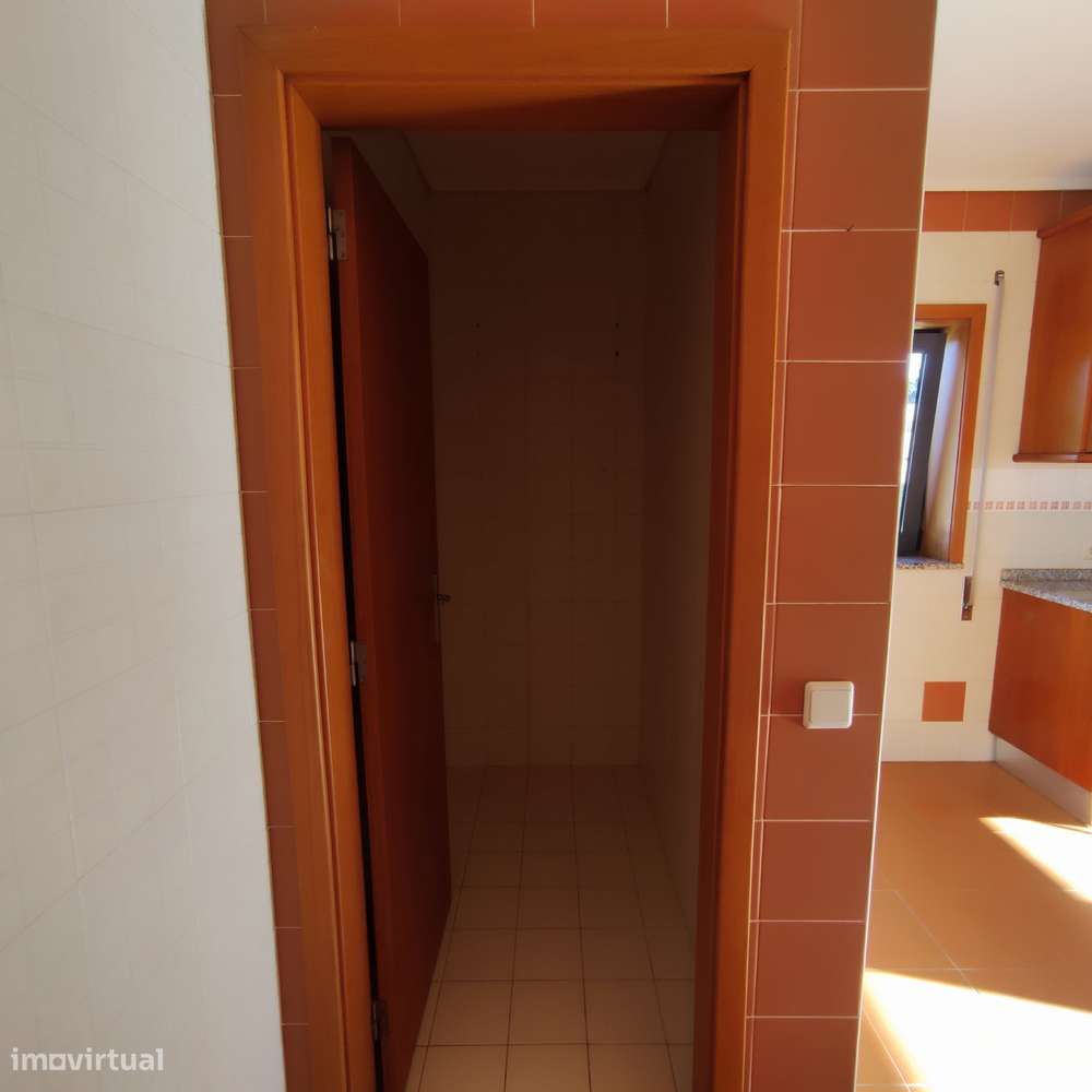 Moradia 4 quartos Box 2 carros - Grande imagem: 3/17