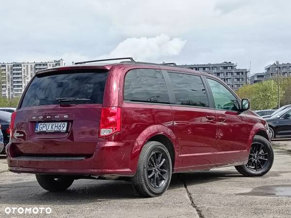 Dodge Grand Caravan - 31