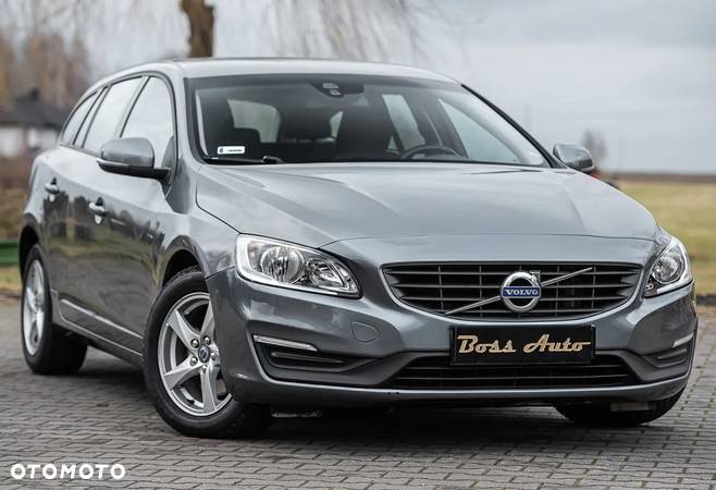Volvo V60 D3 AWD Geartronic Momentum - 1