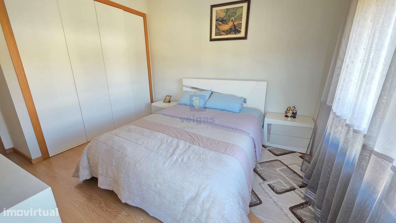 Apartamento T2 com Terraço em Outeiro da Cabeça-10