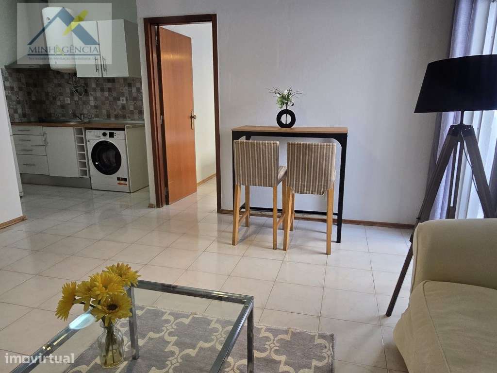 Apartamento T1 com varanda no Bonfim em Setúbal-0