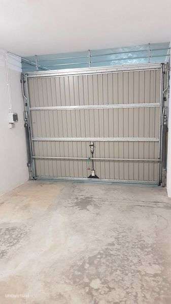 Vende Garagem em Rua do Feital, Real, Braga (junto Burger King) - Grande imagem: 5/7